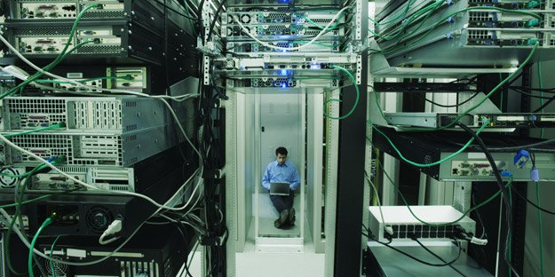 Altruent engineer managing a live data center environment